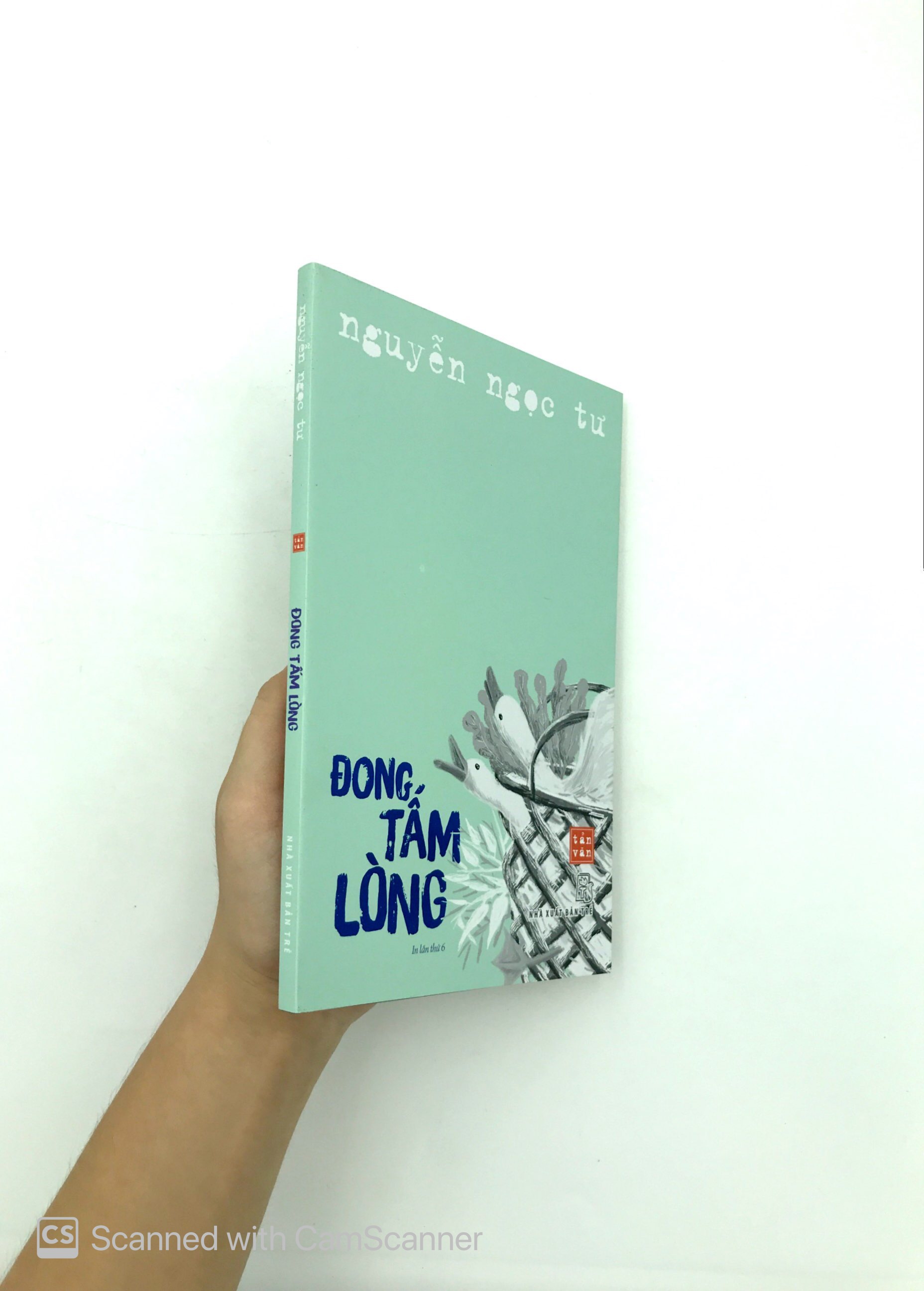 Sách NXB Trẻ - ĐONG TẤM LÒNG: tản văn (Nguyễn Ngọc Tư)