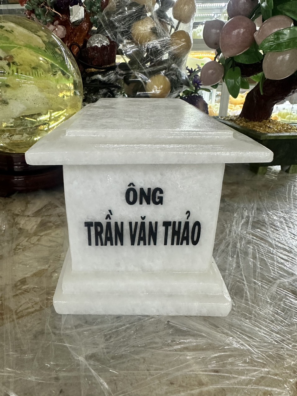 Hủ đưng tro cốt phật giáo đá cẩm thạch trắng
