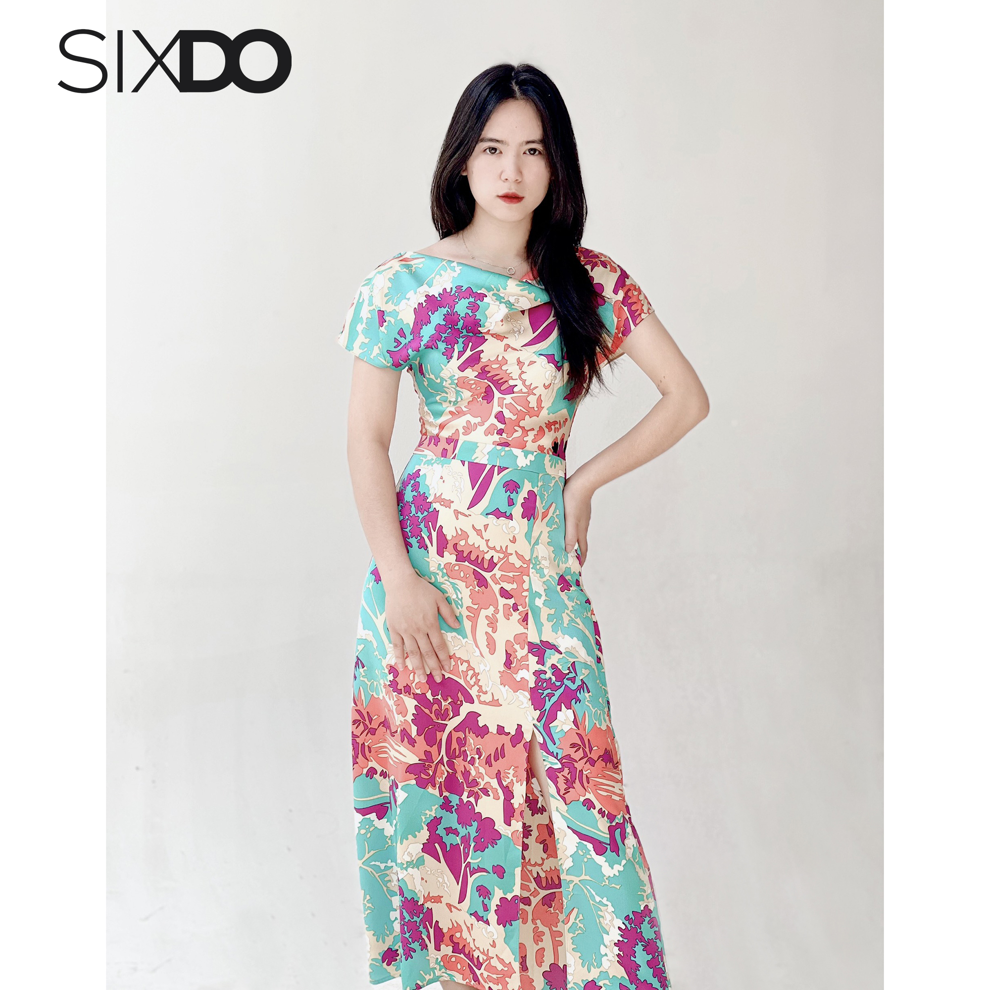 Đầm lụa cổ thuyền in họa tiết SIXDO (Printed Beige Boatneck Midi Silk Dress)