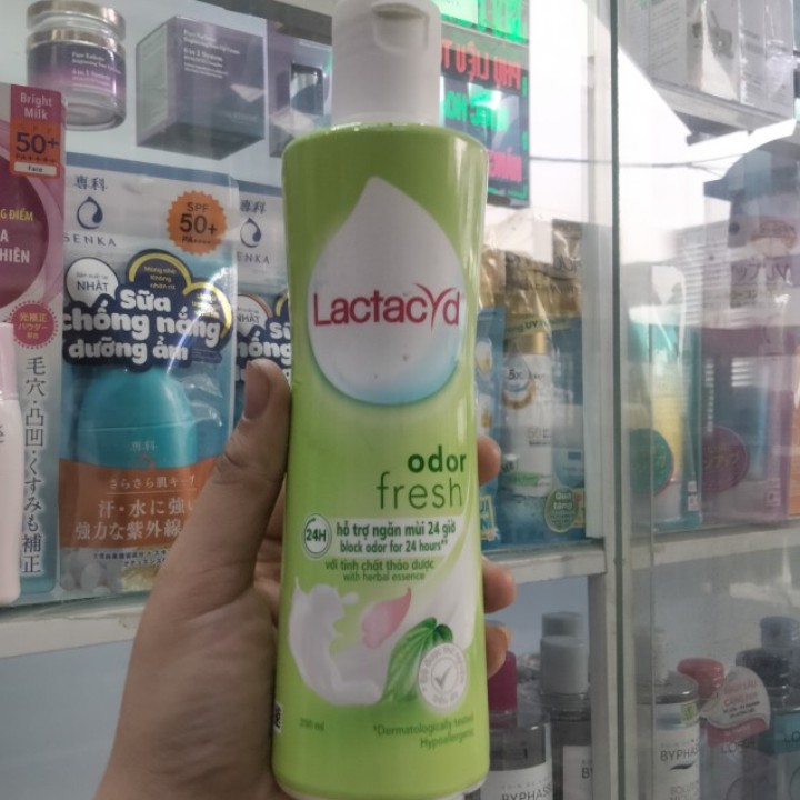 Chai ddvs sản phẩm đồ dùng phụ nữ LACTACYD