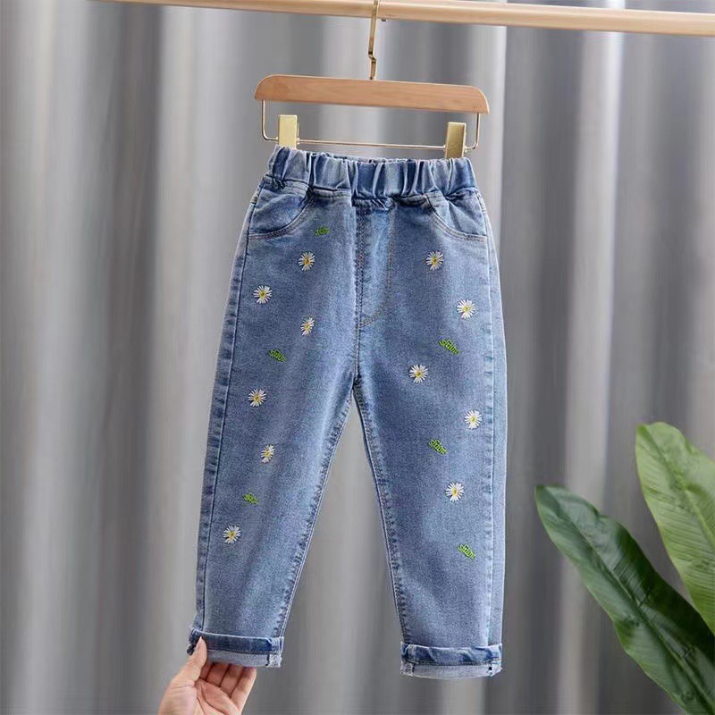Quần jean bé gái họa tiết thêu hoa cúc sịn sò - hàng quảng châu cao cấp