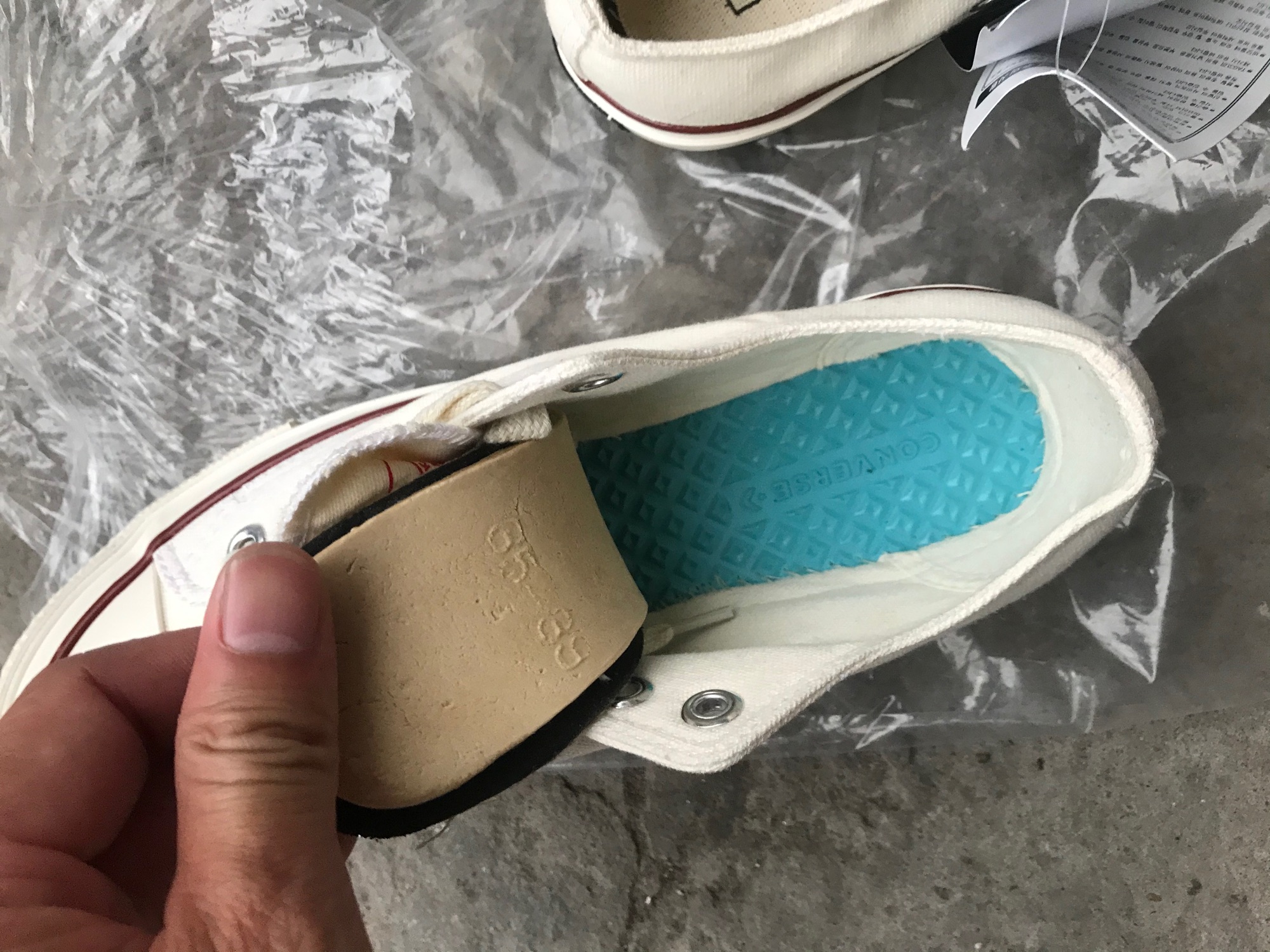 GIÀY CONVERSE 1970s TRẮNG THẤP CỔ (Mũi bóng, lót xanh)