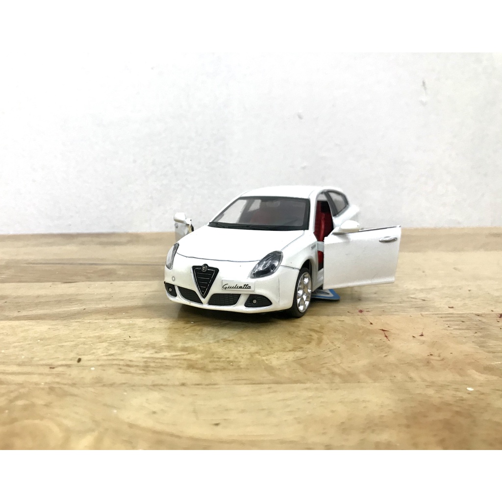 Mô hình xe Alfa Romeo Giulietta _ Tỷ lệ 1:32