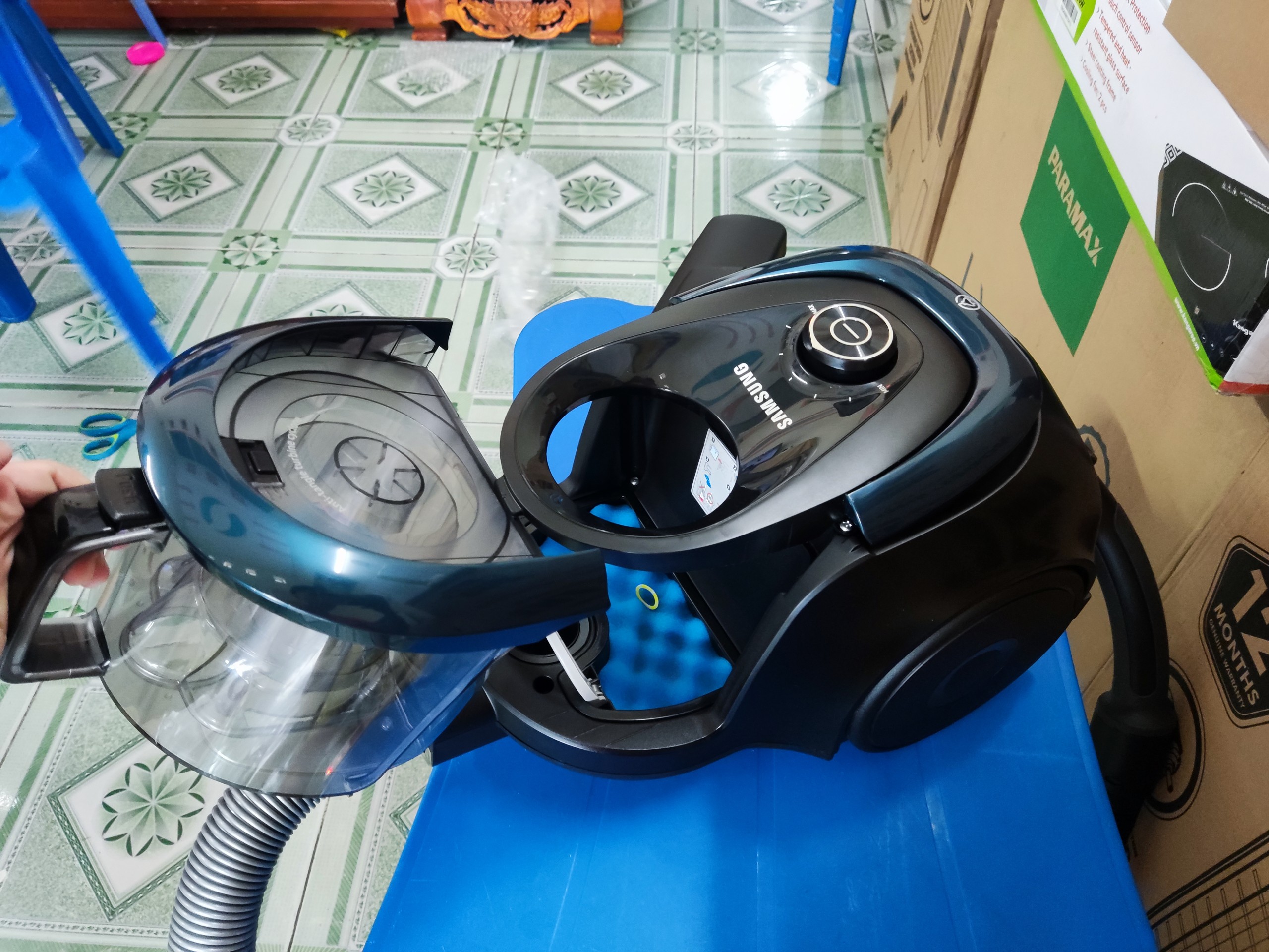 Máy hút bụi Samsung VC18M21M0VN/SV-N
