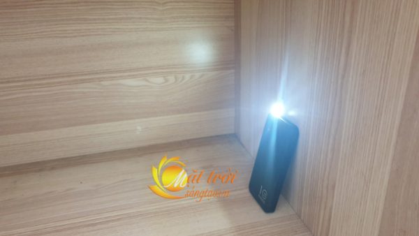 Đèn 4 LED siêu mỏng cảm ứng cắm cổng USB