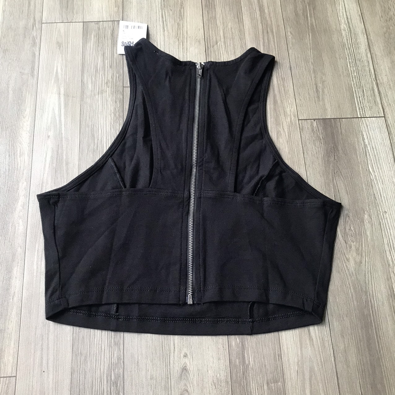 Áo crop top CharlotteRuss* vnxk dư xịn