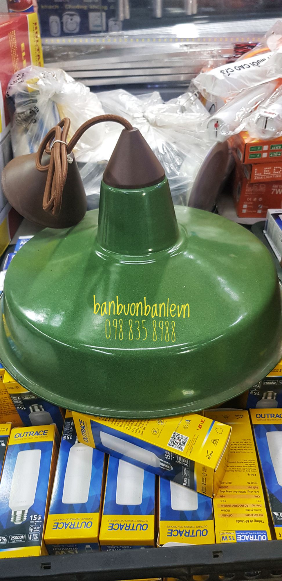 Chao đèn thả trần men D350