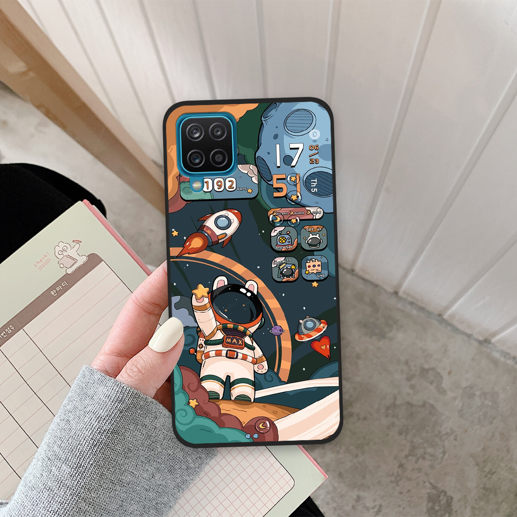 Ốp lưng Samsung Galaxy A12 / M12 hình vũ trụ, phi hành gia astronaut độc đáo