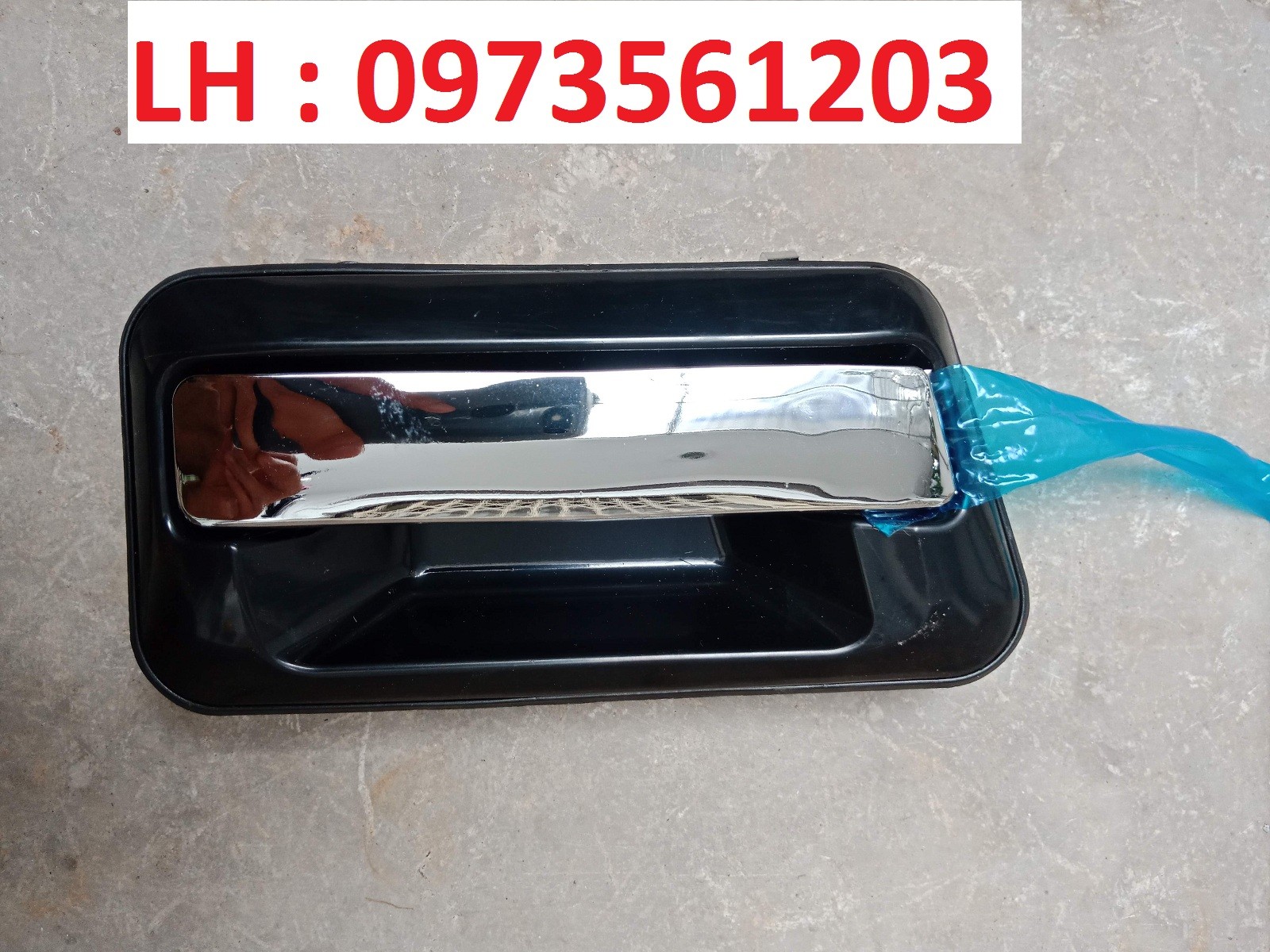 Tay mở cửa ngoài Mitsubishi Jolie