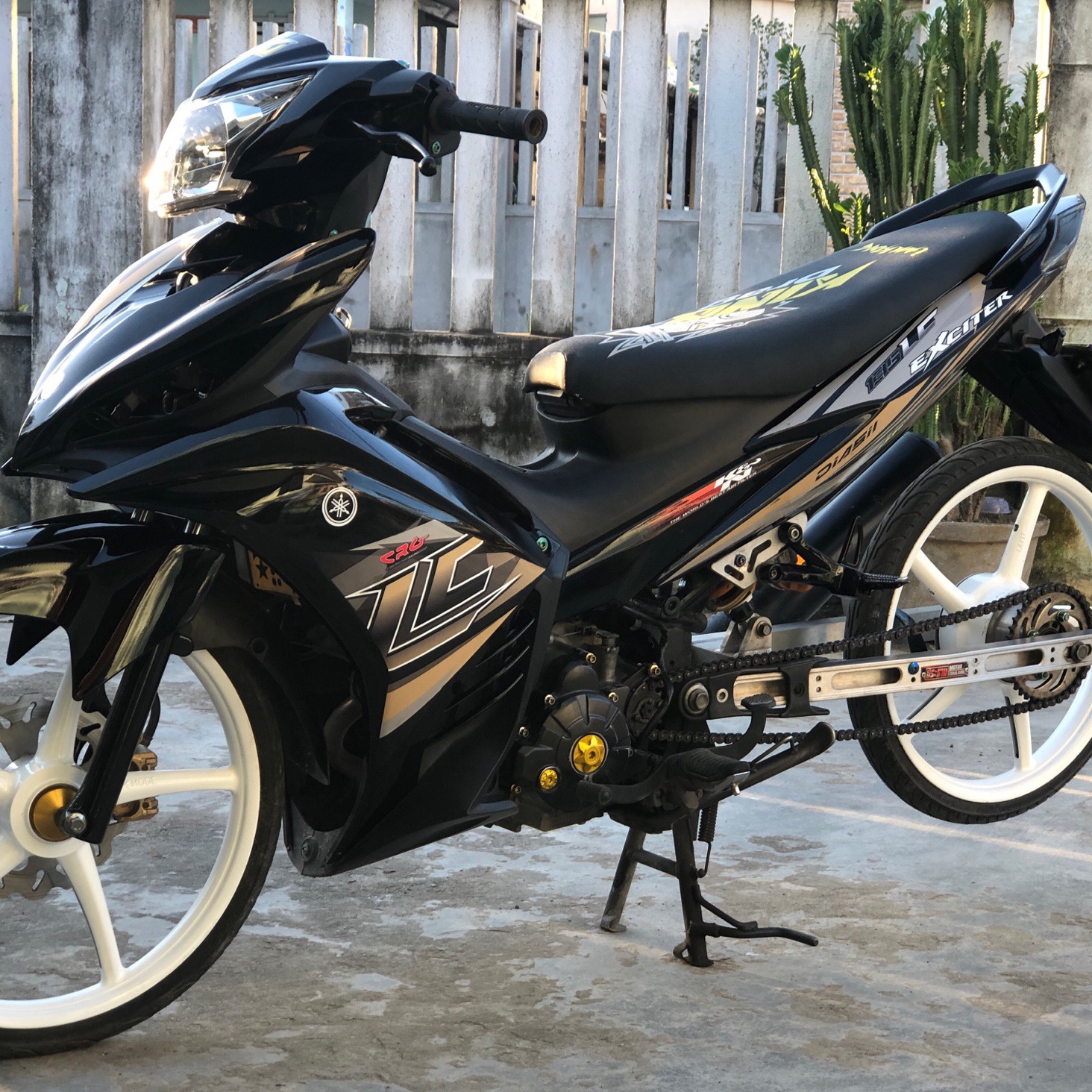 Tem rời xe exciter 2011 Lc dán xe đen