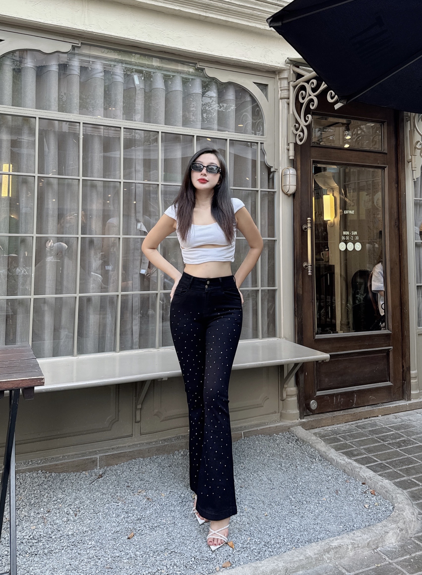 quần jean nữ loe đính đá có 3 màu
