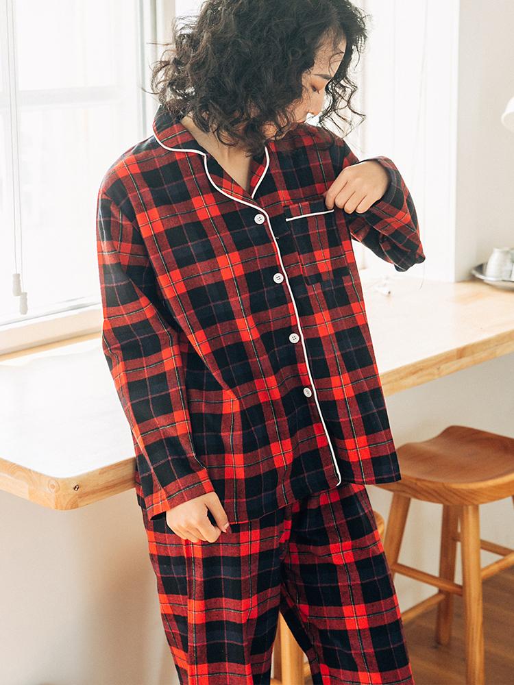 Bộ Pyjama thô cotton kẻ đỏ viền cổ trắng