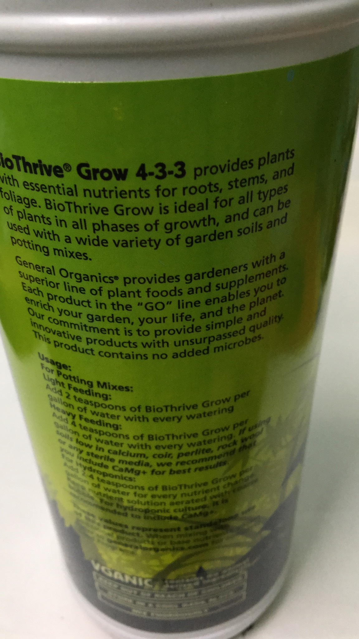 Phân bón lá Hữu cơ Bio Thrive 4-3-3 lọ 946ml