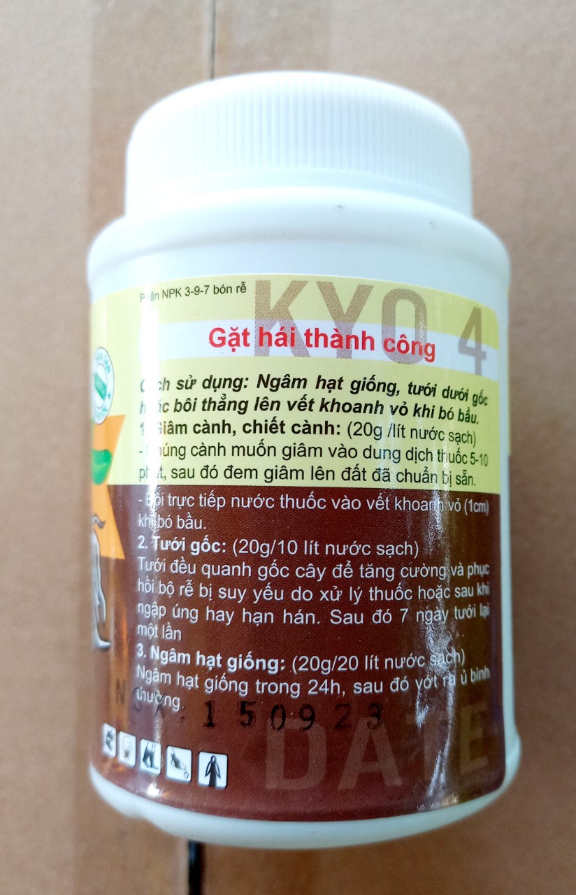 PHÂN BÓN KÍCH RỄ HUMIC MỸ HŨ 100GR.ra rễ cực mạnh