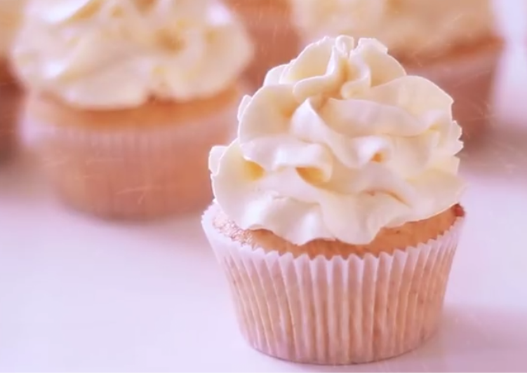 Cupcake giấy trắng mềm set 75 cái