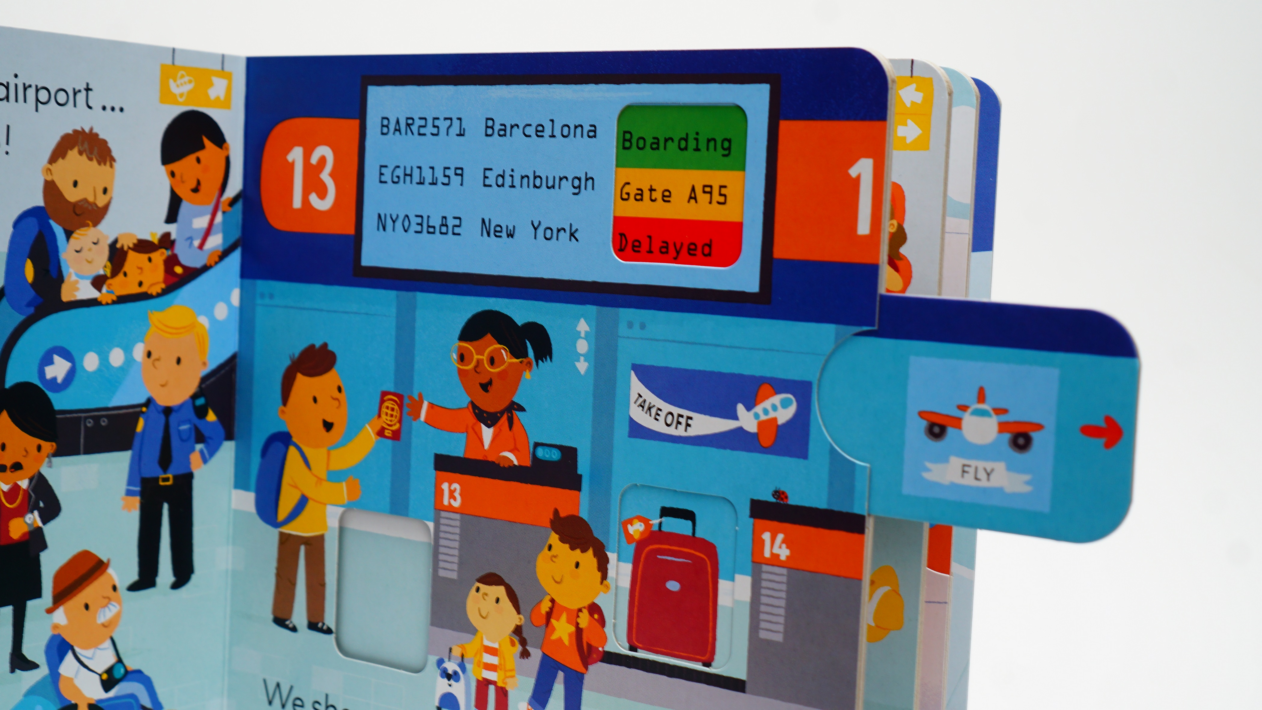 Little World: At the Airport : A push-and-pull adventure