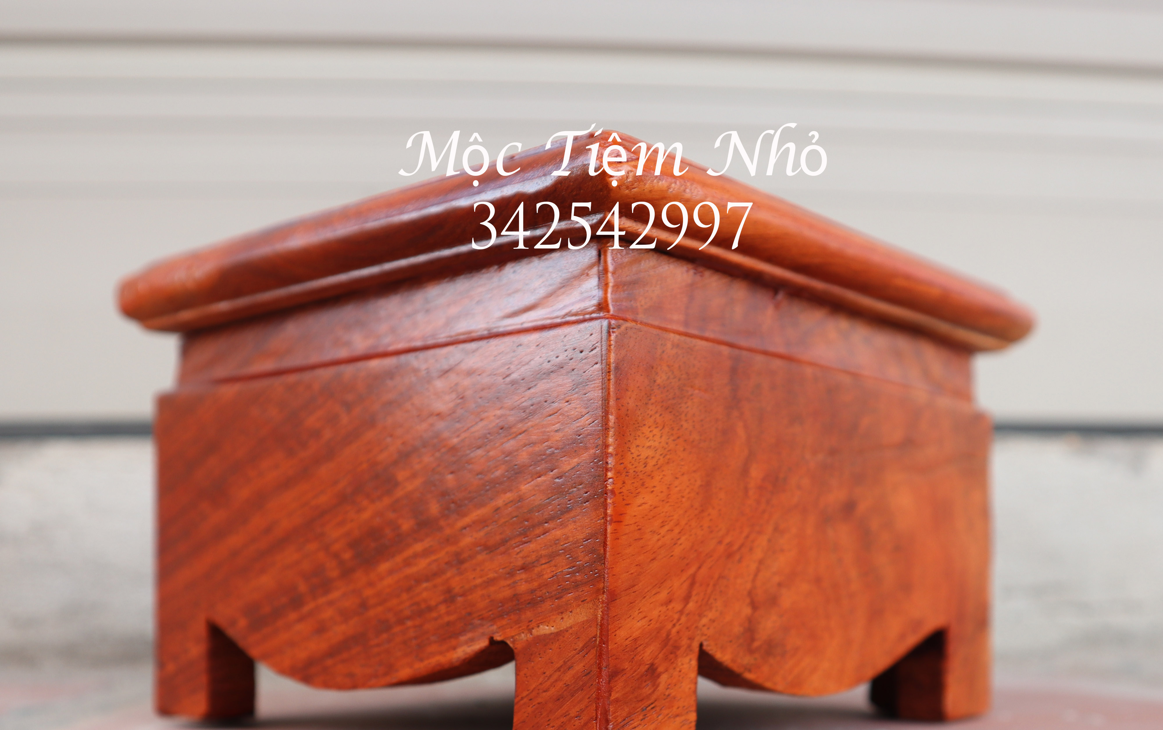 Nhất sơn vuông trơn,kỉ vuông trơn gỗ hương cao 8cm