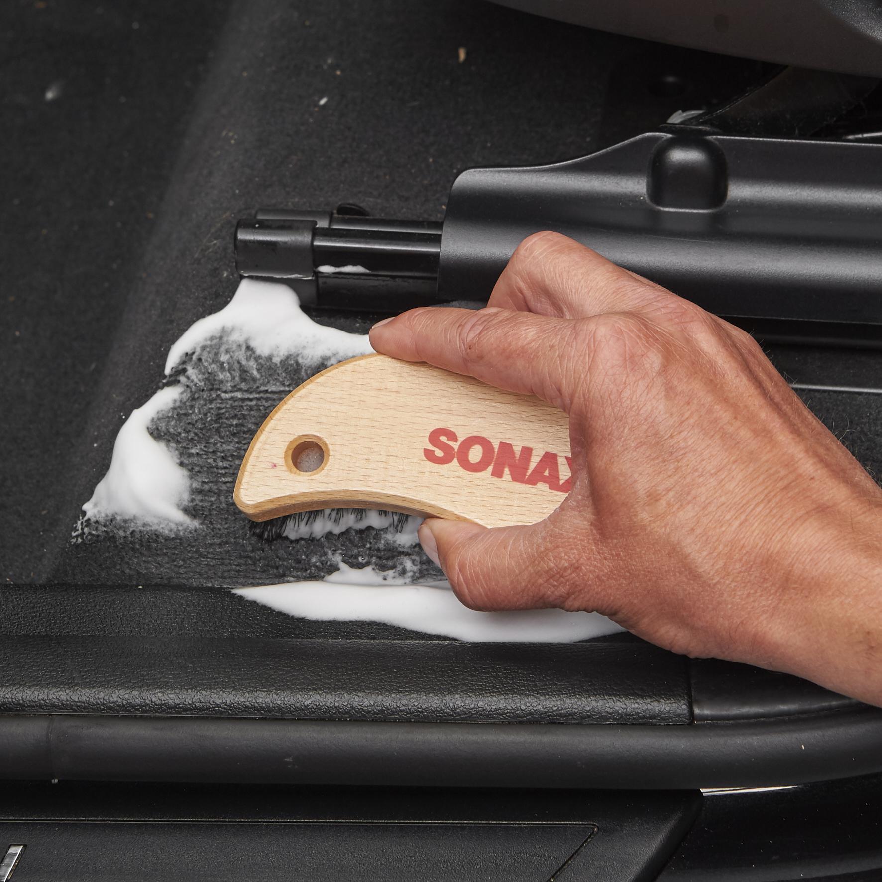 Bàn chải vệ sinh nội thất Sonax textile & leather brush