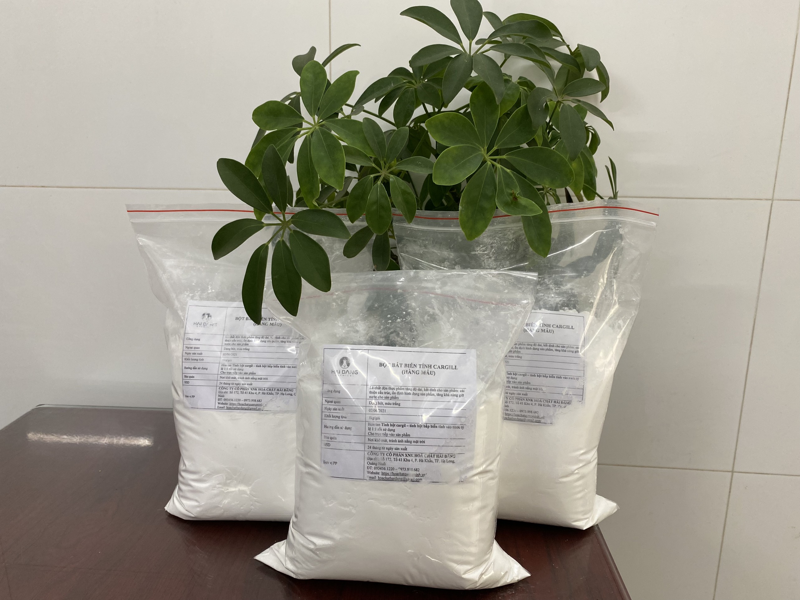 TINH BỘT BIẾN TÍNH TẠO DÀY CHO GIÒ CHẢ VÀ CHẤT NHŨ HÓA LÀM BÓNG CHO CÁC LOẠI BÁNH