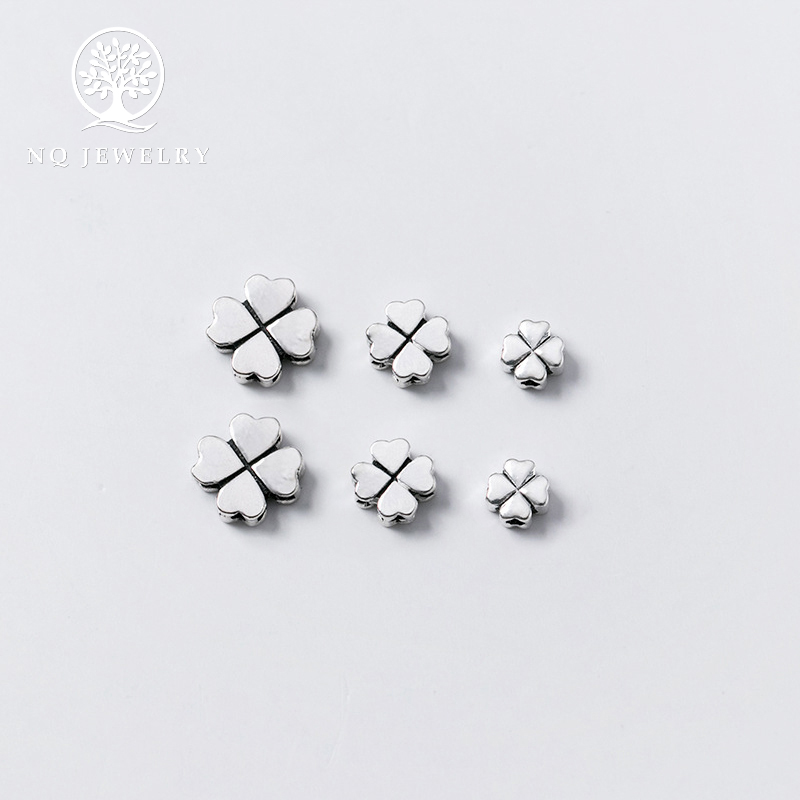 Charm bạc cỏ 4 lá xỏ ngang - NQ Jewelry