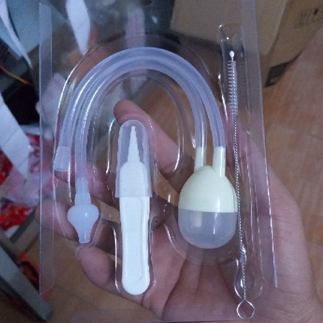 Dụng cụ hút mũi cho bé kèm cọ vệ sinh và đồ gắp gỉ mũi