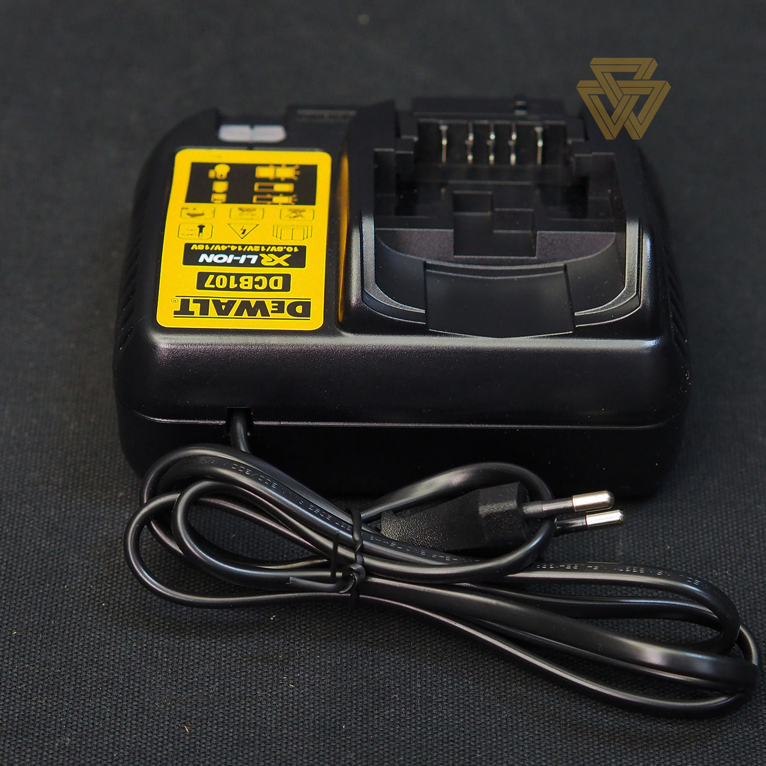 Bộ Sạc Pin Chậm Lithium 10.8-18V Dewalt DCB107-B1