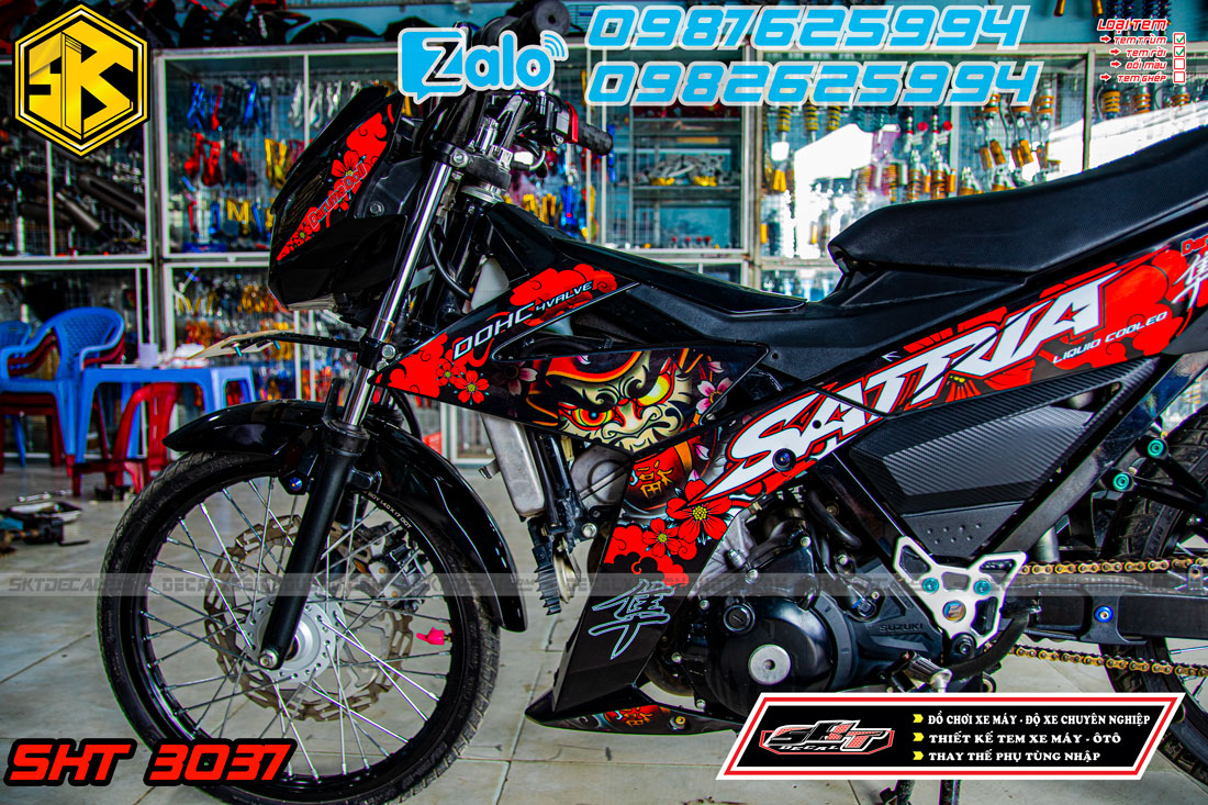 tem trùm xe satria đỏ đen samurai