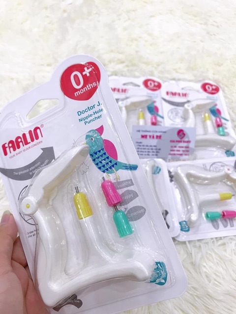 Đục lỗ núm ti farlin