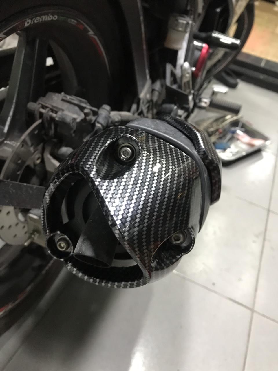 [HCM]CHỤP PÔ (ĐUÔI PÔ) CACBON EXCITER 150