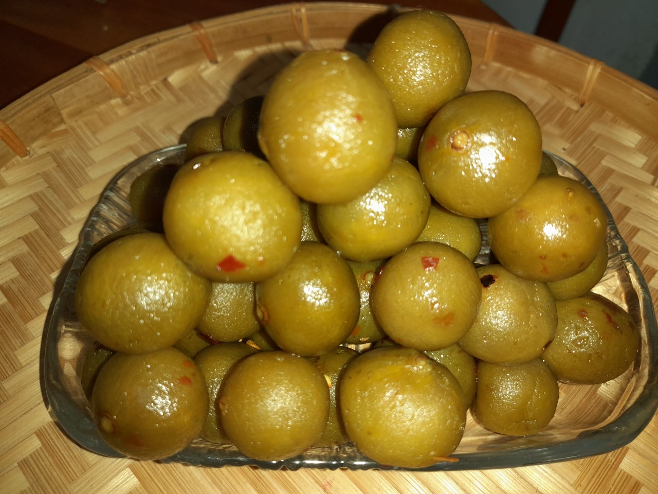 Sấu non ngâm đường chua ngọt