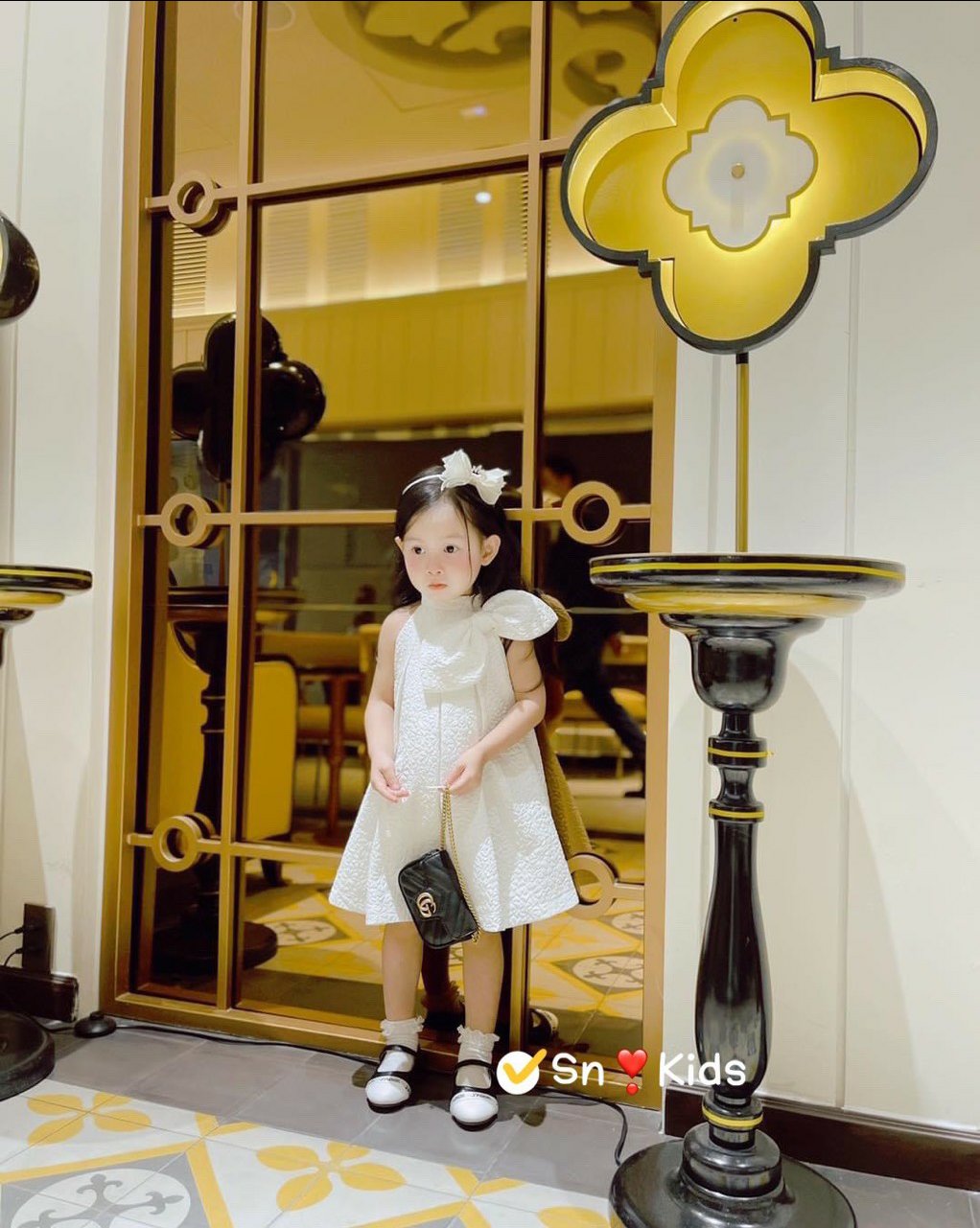 VÁY XỐP CỔ YẾM NƠ LỆCH VAI (10-30KG)