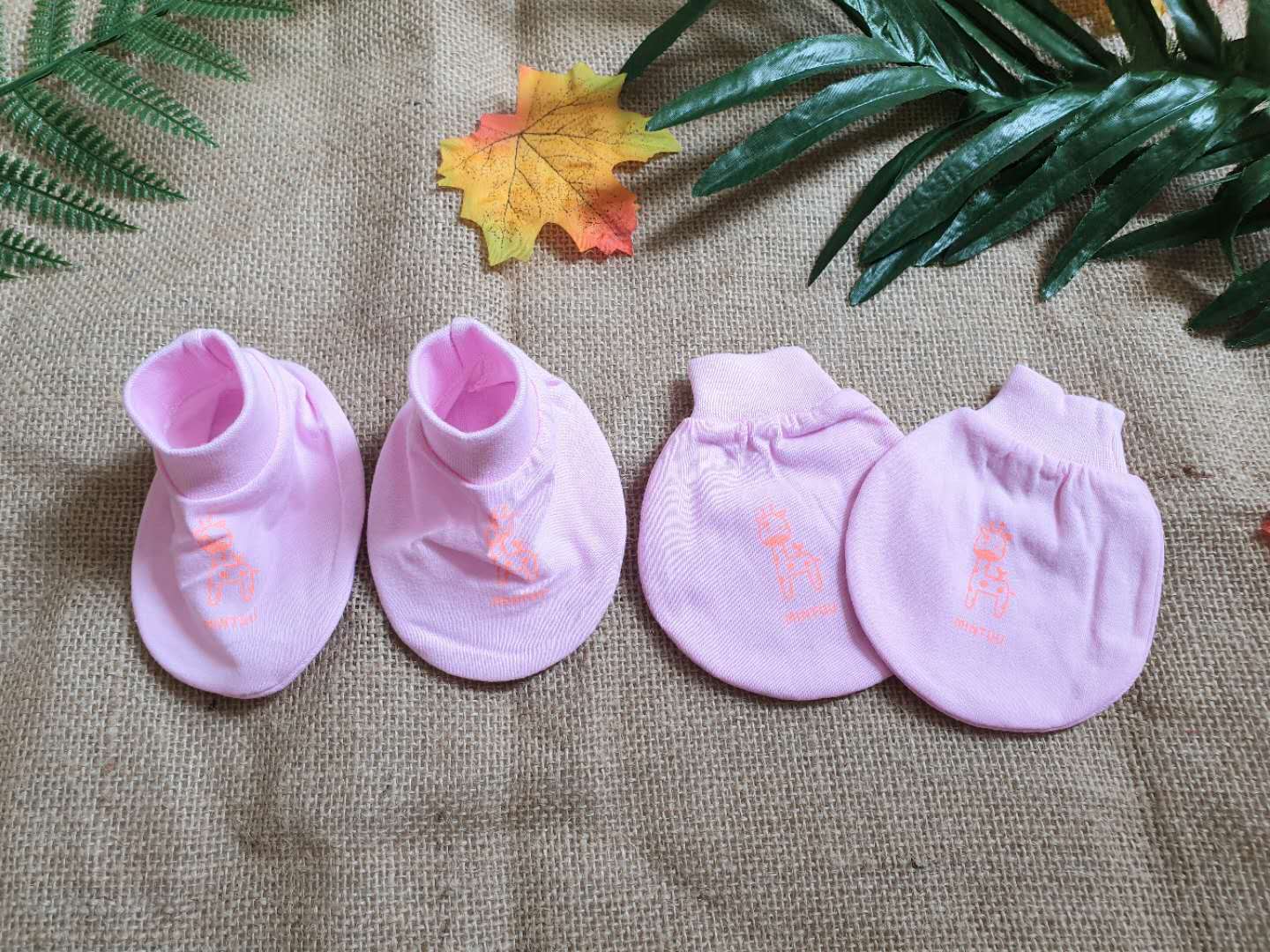 combo 2 set bao tay bao chân bo màu Mintuu