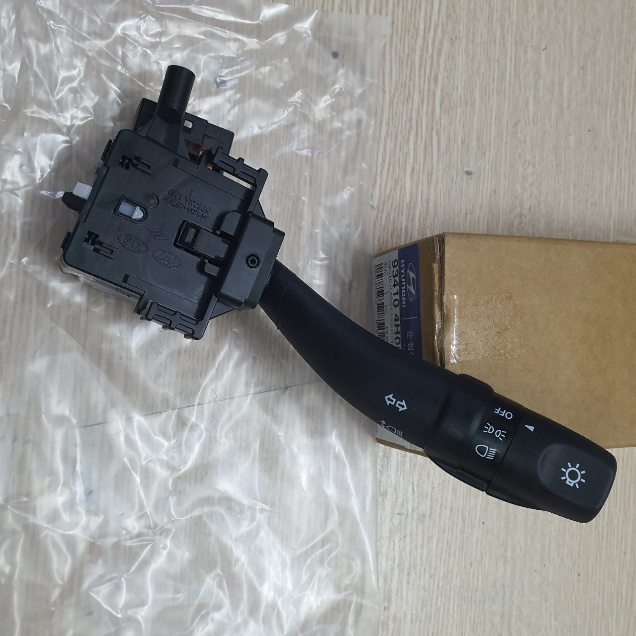 Công tắc pha cos Hyundai Starex 2008-2019 ( hàng xịn )