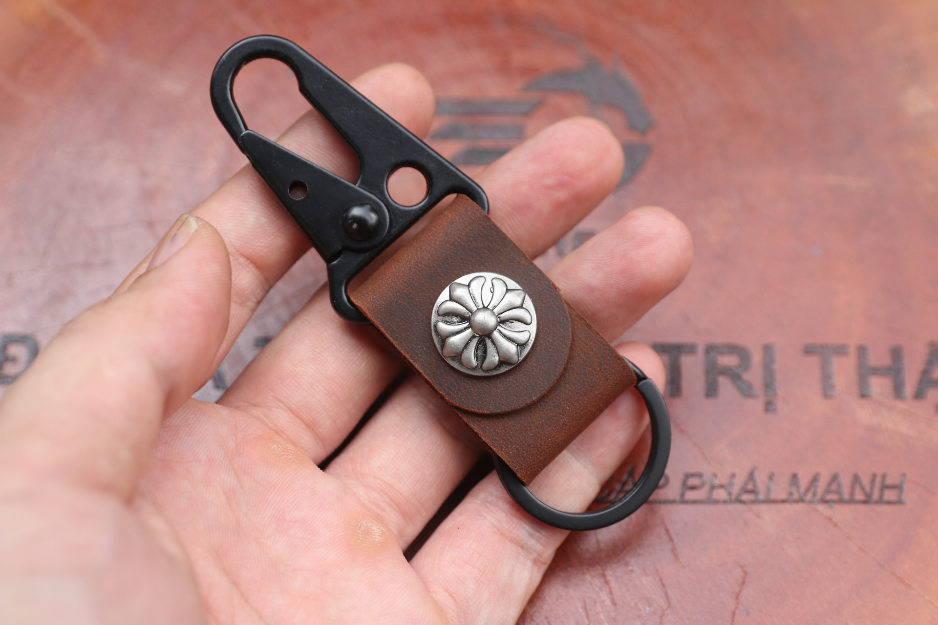 Móc Khóa Da Càng Cua Rivet nhiều hình Handmade