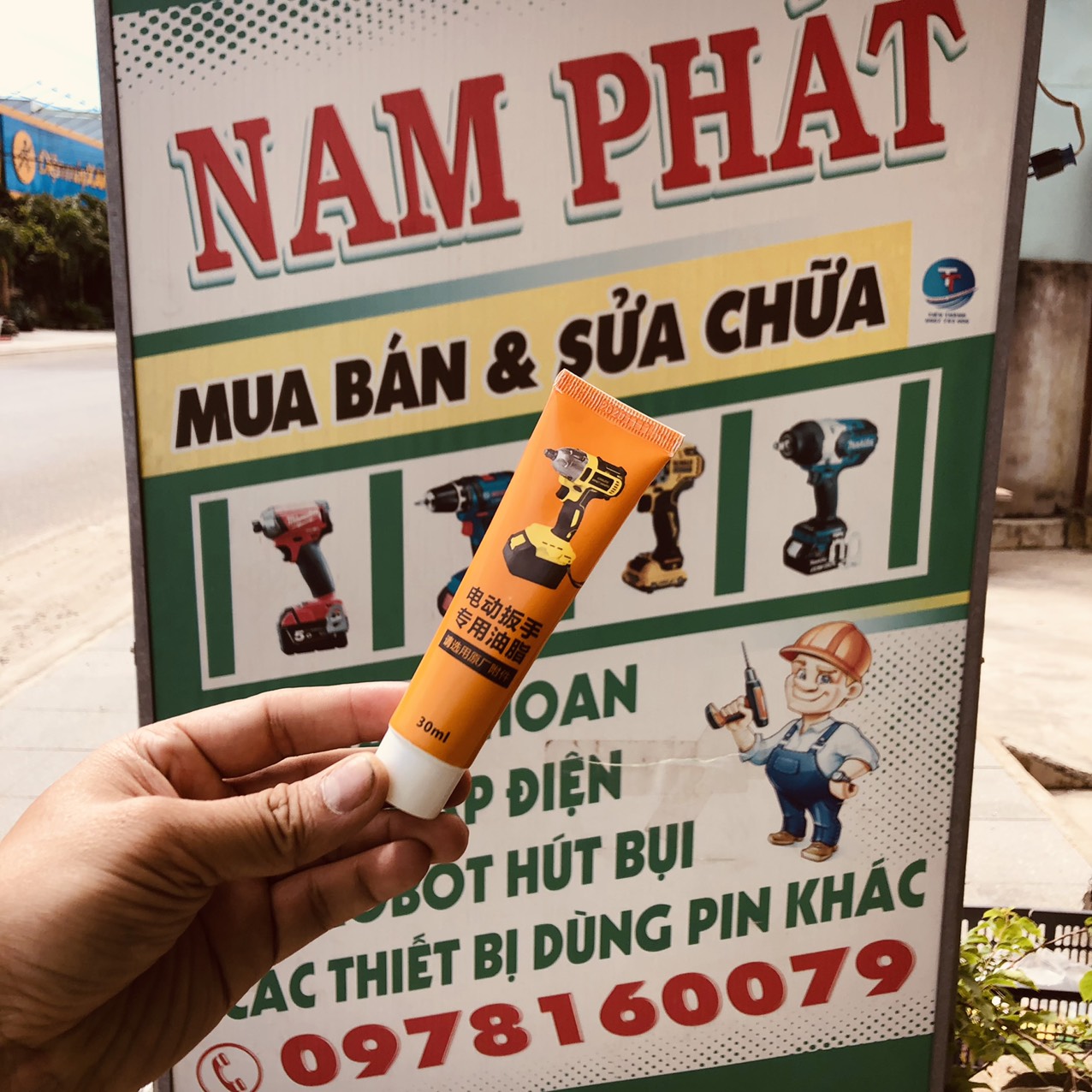 MỠ CHỊU NHIỆT DÀNH CHO MÁY KHOAN CẦM TAY