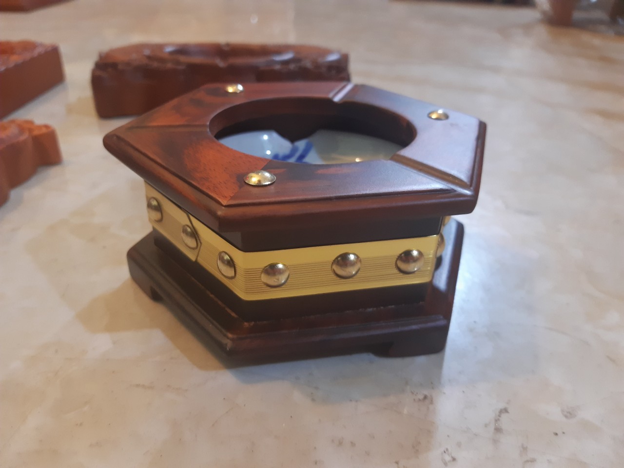 gạt tàn gỗ trắc