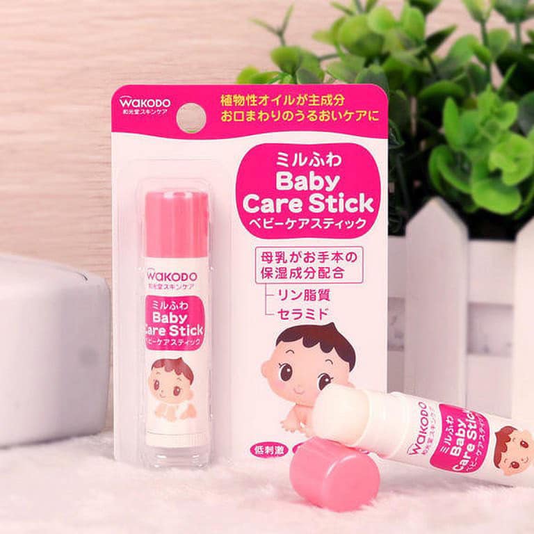 SON WAKODO DƯỠNG ẨM MÔI CHO BÉ
