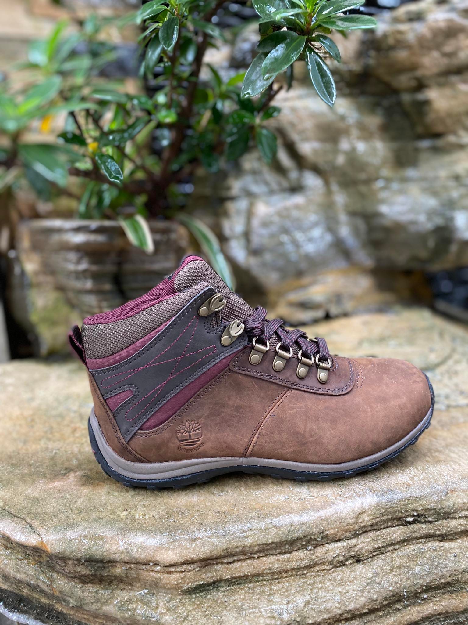 Giày đi bộ đường dài không thấm nước Timberland Norwood Mid cho nữ size 38
