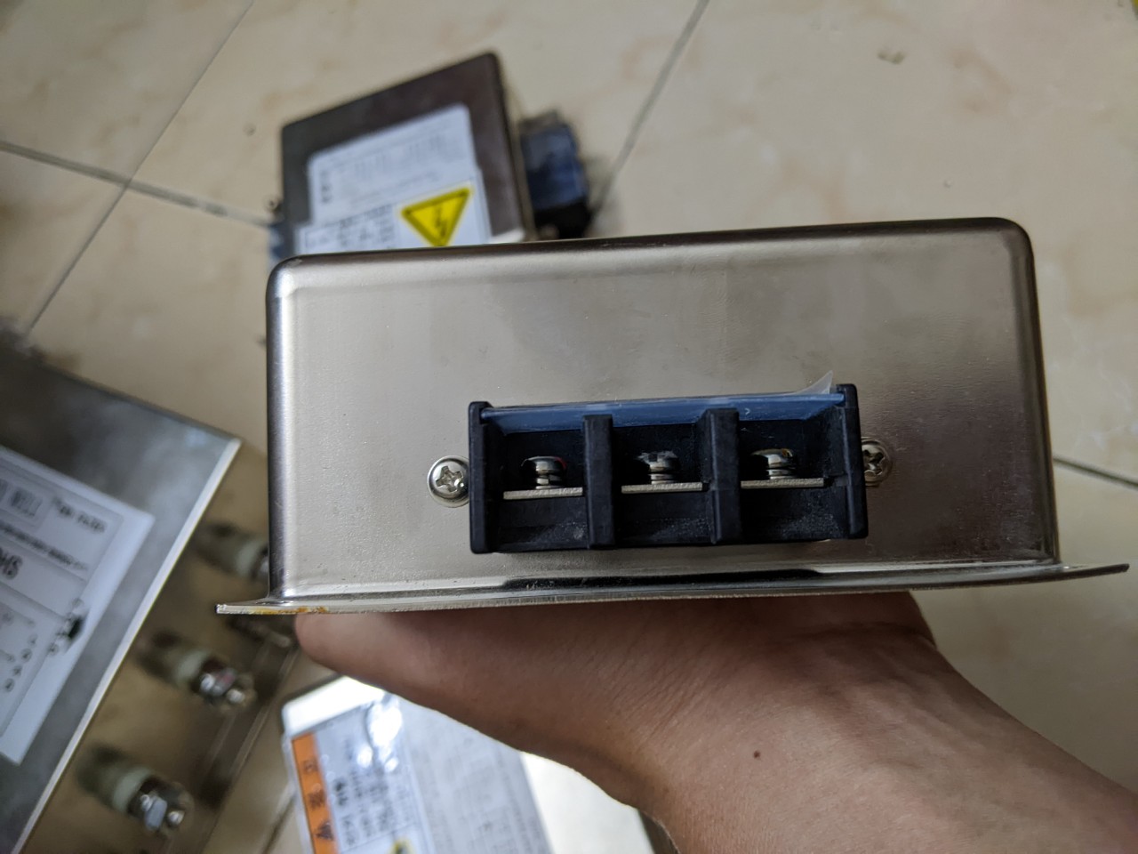 Lọc nguồn emi Lambda 3phase 30A/500V size lớn thảo tủ thiết bị CNC Hàn quốc