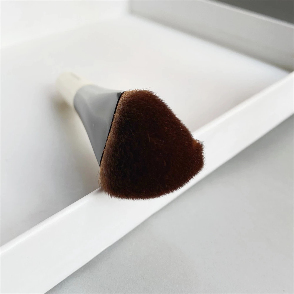 Cọ Trang Điểm Đa Năng Bobbi Brown Precise Buffing Brush