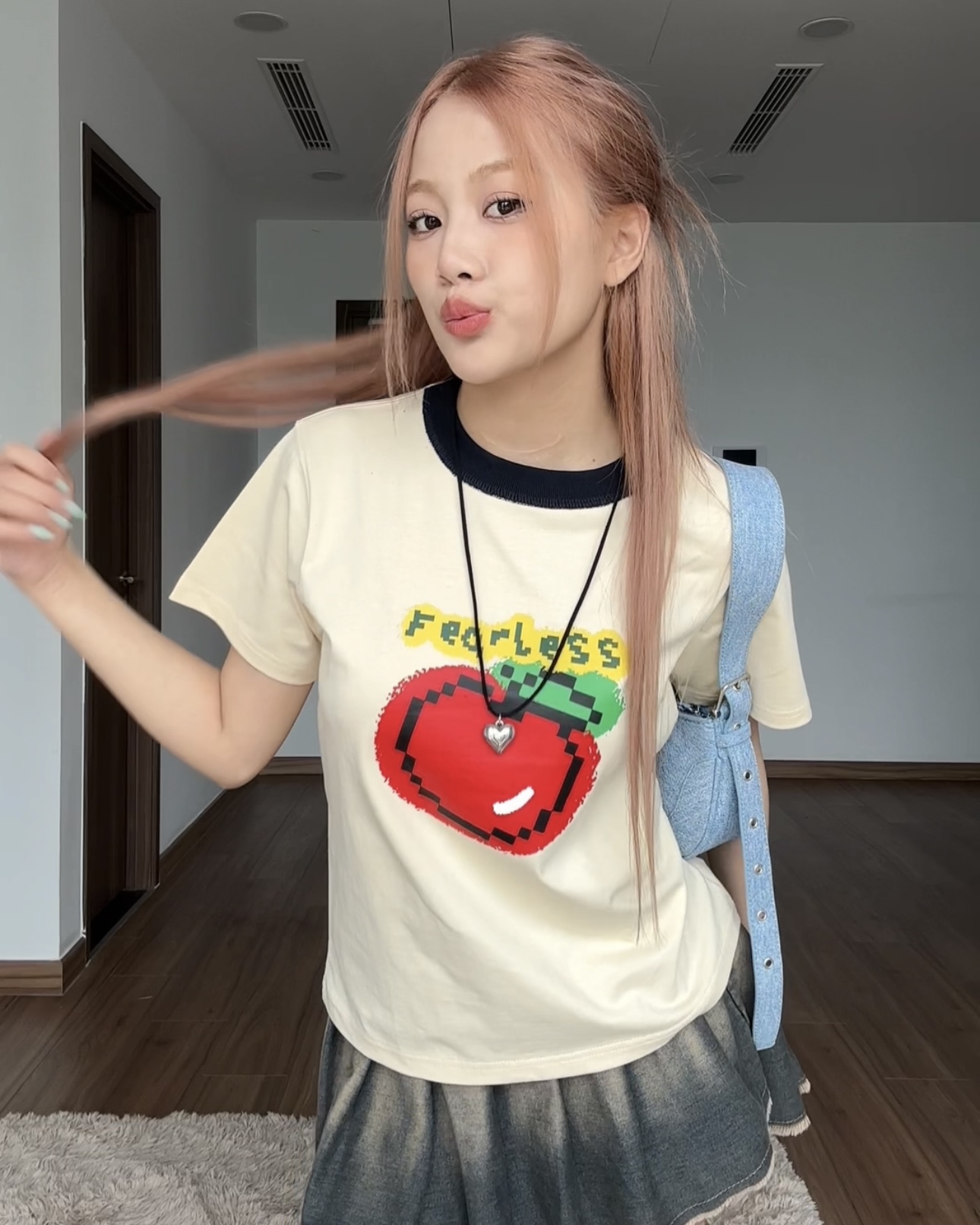 Áo thun baby tee FEARLESS apple
