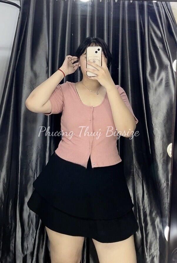 Áo thun cúc bấm nữ bigsize (Ảnh mẫu chụp tại shop).