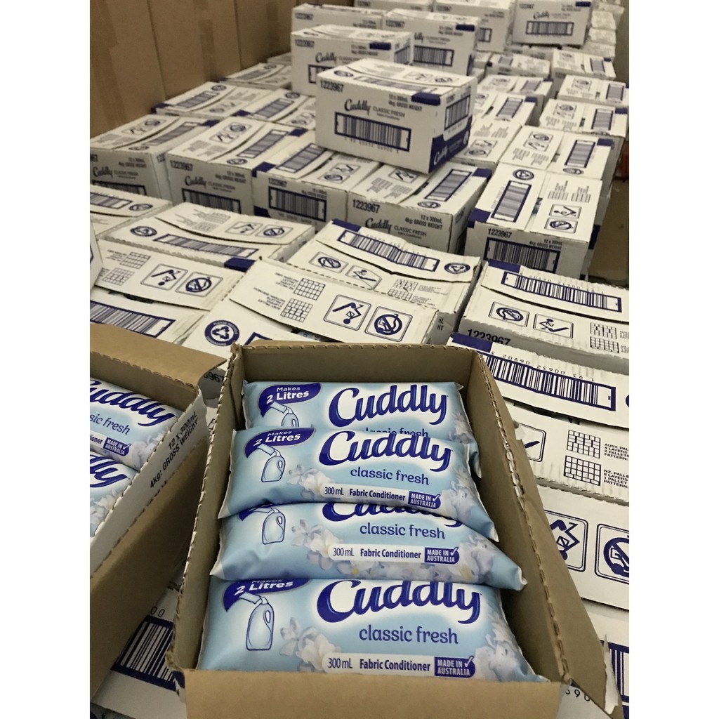 [HCM][ MÀU XANH ] Nước Xả Vải Cuddly Class Fresh Fabric Conditioner 300ml (Úc)