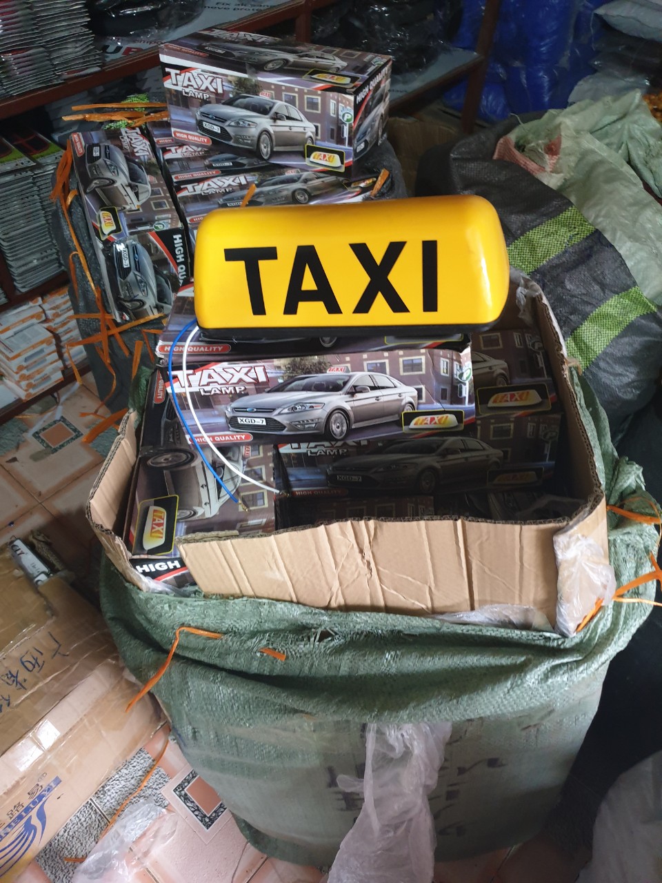 Mào taxi - Có đèn - Đế nam châmcỡ 28cm