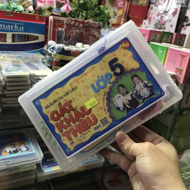 Bộ Đồ Dùng Cắt Khâu Thêu Lớp 4 , 5