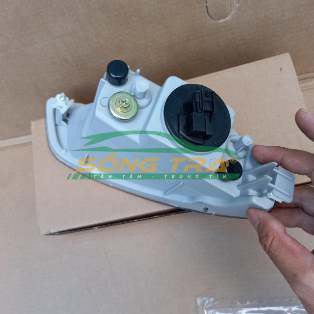 ĐÈN GẦM TOYOTA ZACE 2005