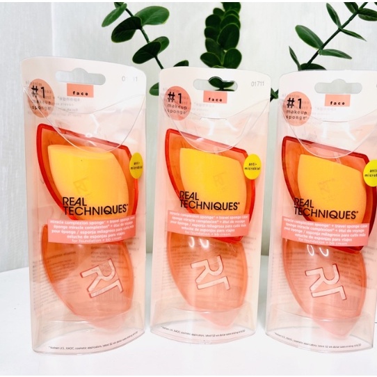 Bông Mút Trang Điểm Real Techniques Miracle Complexion Sponge + Travel Case