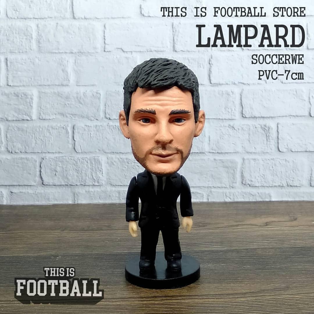 Tượng cầu thủ lampard - lido sports