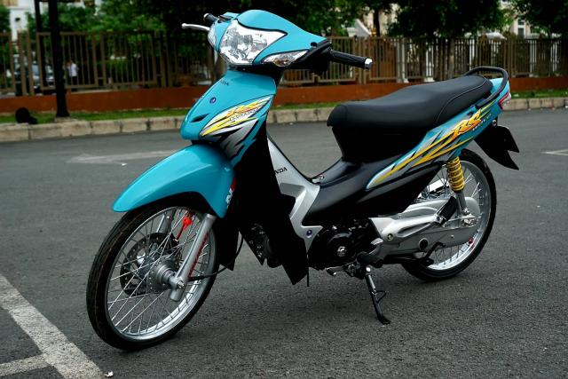 Chụp đèn sau màu trắng trong xe WAVE A 2006 - 2016, WAVE RS