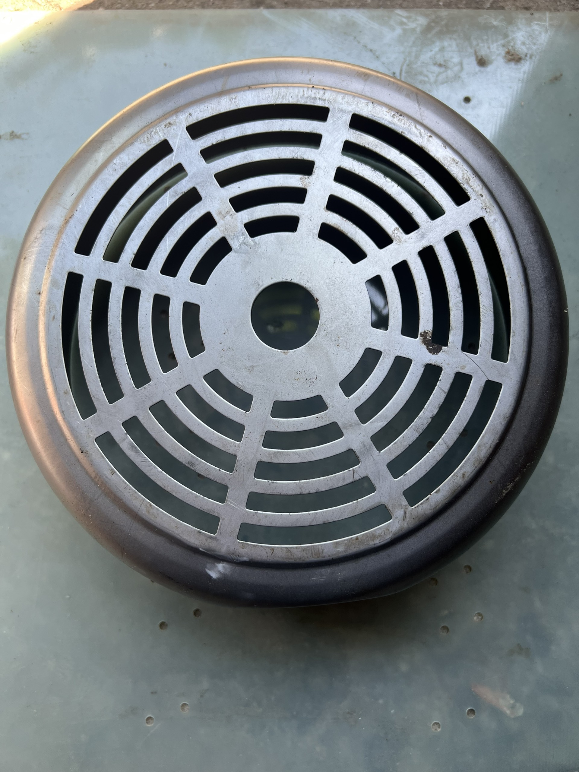 Chụp gió motor ca bô tản nhiệt đường kính 24 cm